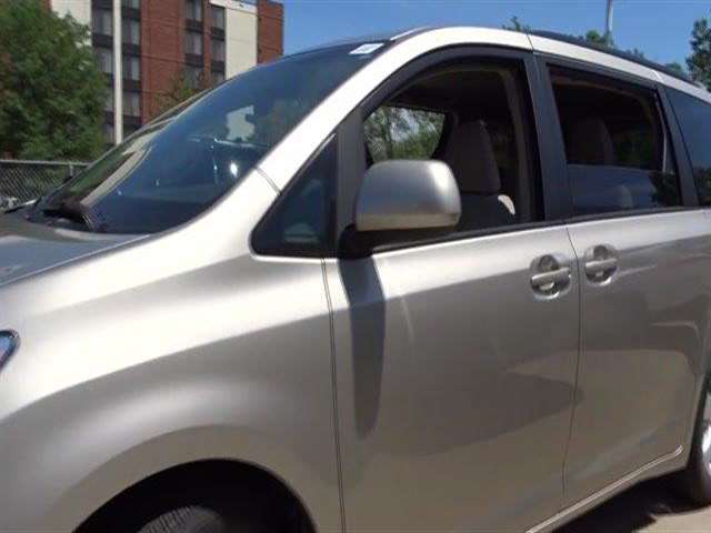 2017 Toyota Sienna LE